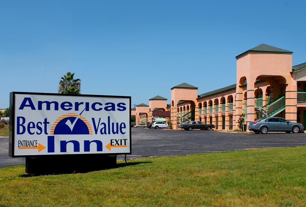 Americas Best Value Inn San Antonio - At&T Center/Fort Sam Houston מראה חיצוני תמונה